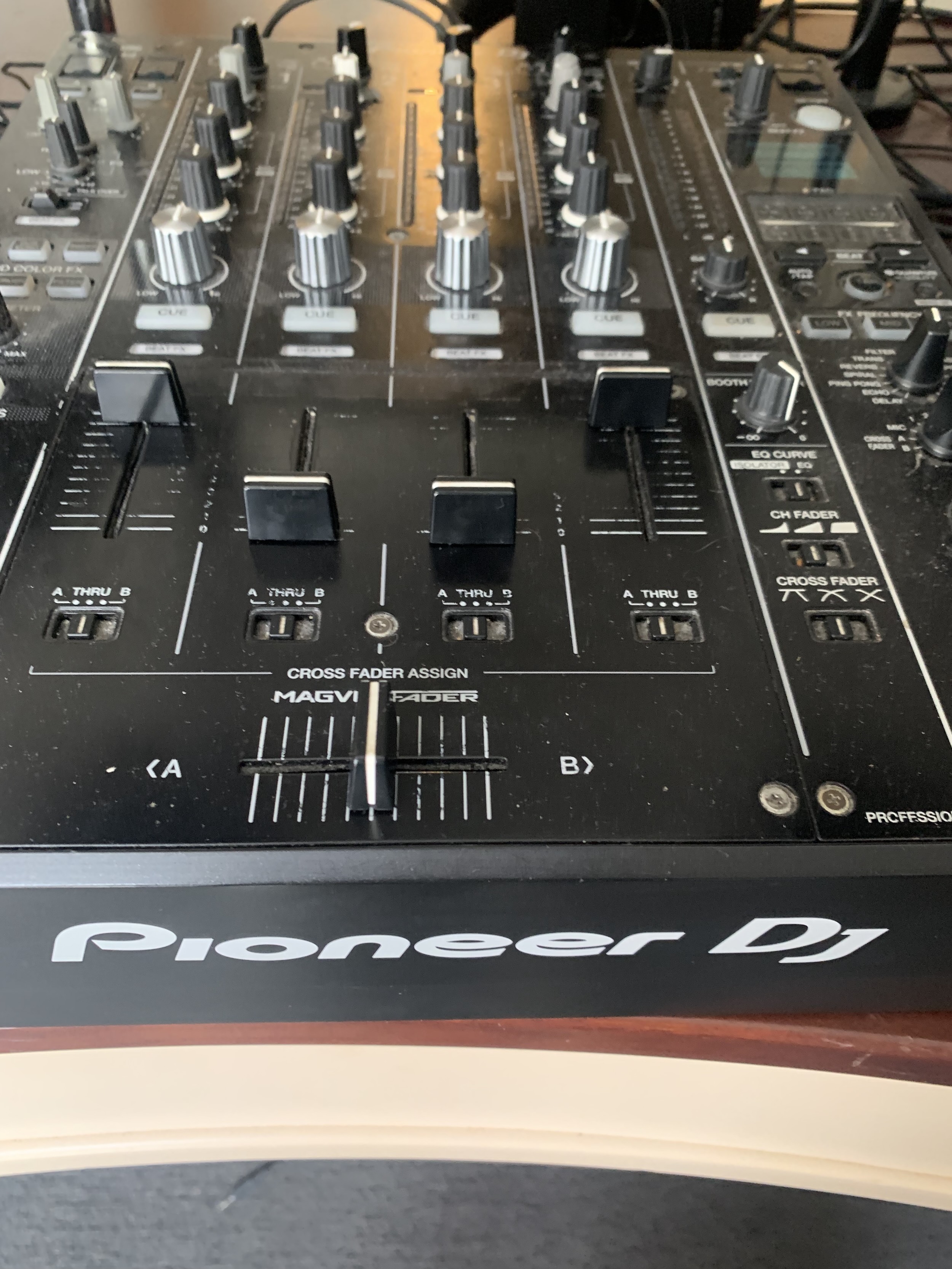 Worldwide FM Pioneer Mixer 